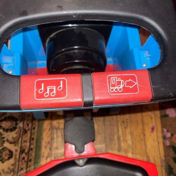 Thomas & Friends Battery-Operated Ride-On Train by Peg Perego - Picture 7 of 9